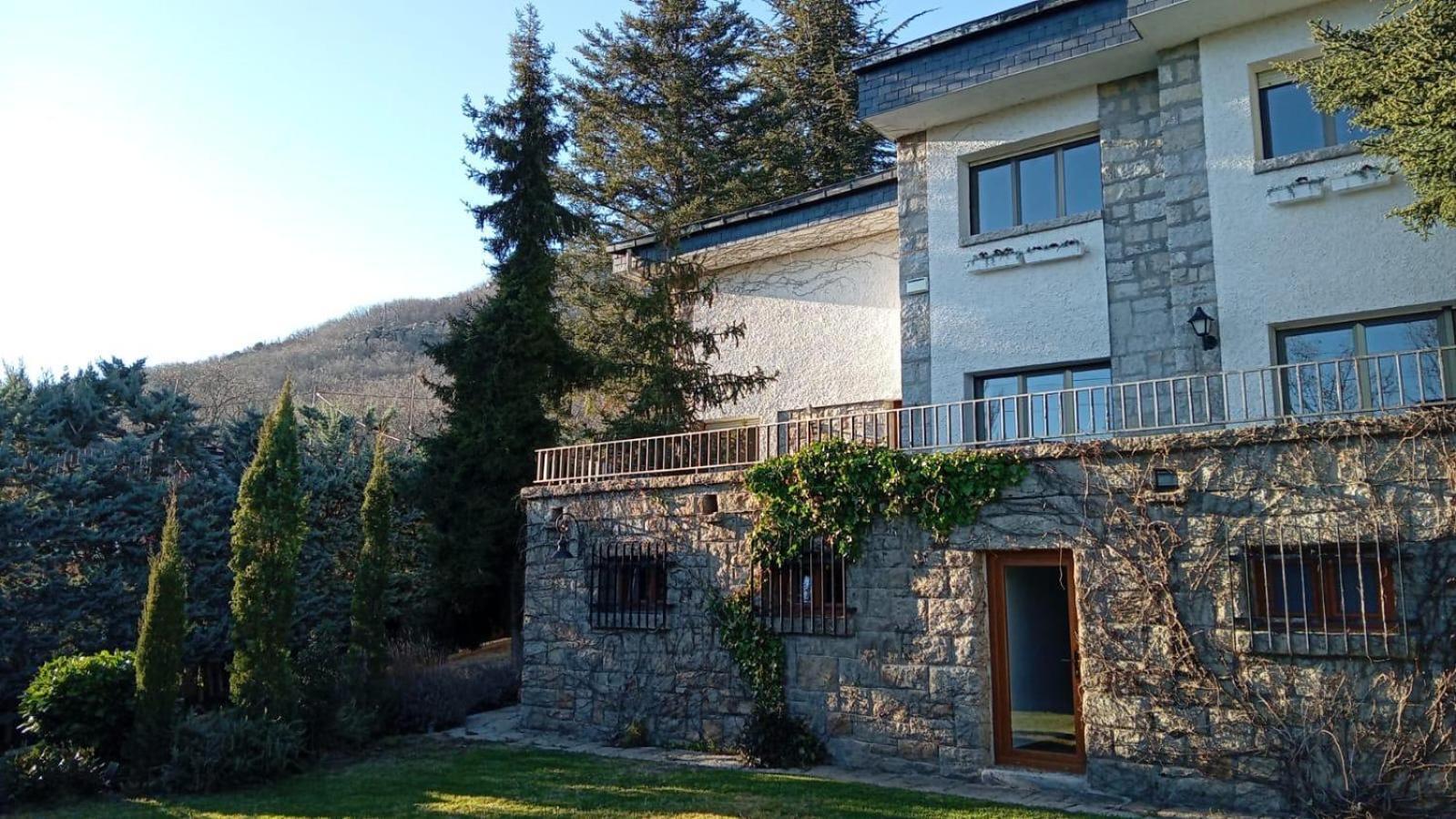 Villa Los Cedros, Gran Chalet Con Piscina Y Apartamento En Navacerrada Exterior foto